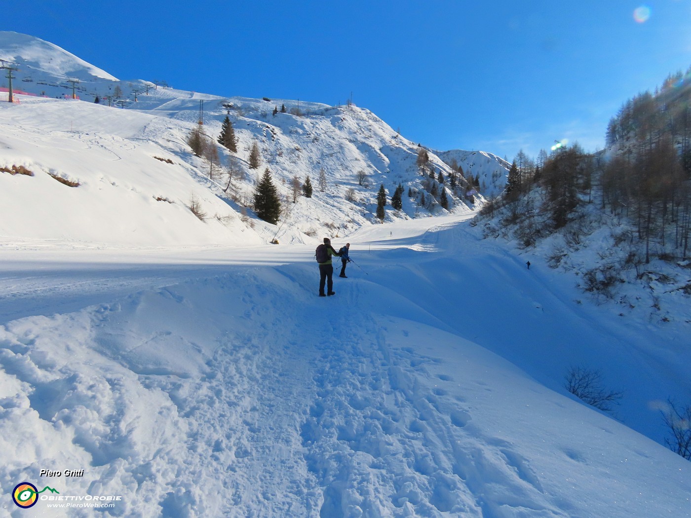 07 Dalla Quarta Baita al Passo della Croce il sole ci riscalda.JPG